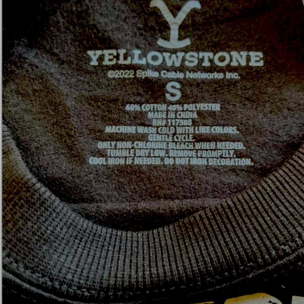 Black Yellowstone Dutton Ranch Montana Women’s (Teen/Tween) SweatshirtSz S NWT - Picture 4 of 6